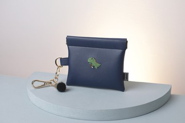 彈片零錢卡片包 手工繡珠暴龍