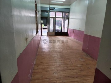 (獨)右昌國中商圈臨路透天店住｜高雄市楠梓區右昌一巷