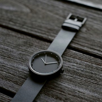 LEFF amsterdam｜tube 北歐工業齒輪設計真皮腕錶 (38mm,霧黑、黑皮帶)