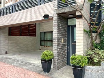 長溪路邊間大面寬並排雙車透天靜謐厝｜台南市安南區長溪路三段