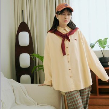 OB嚴選-純棉撞色排釦蝴蝶結刺繡寬鬆襯衫《AB19700-》