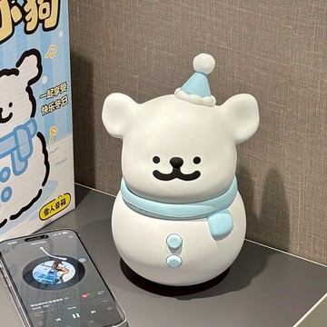 【預購】新年獨家/新年快樂 iSNEAKERS | 線條小狗 Maltese 雪人藍芽音響 公仔 禮盒