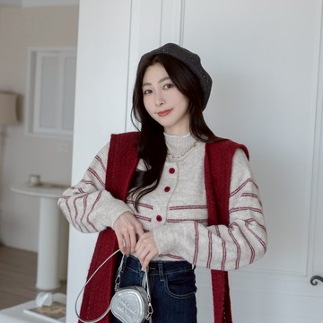 送披肩!圓領包釦撞色條紋針織外套 SO5473612【現貨】