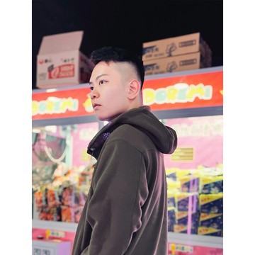 【URBANFORCE】保暖針織連帽外套