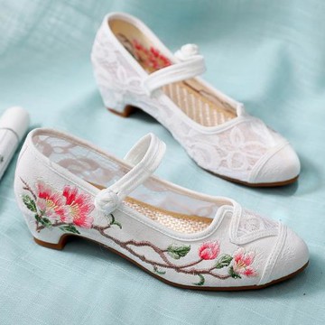 新款蕾絲網紗繡花鞋老北京布鞋女民族風粗跟高跟單鞋尖頭休閑鞋