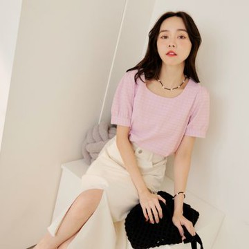 OB嚴選中大尺碼-小V臉．立體紋理U領方領前後兩穿拋袖上衣《AB18713》