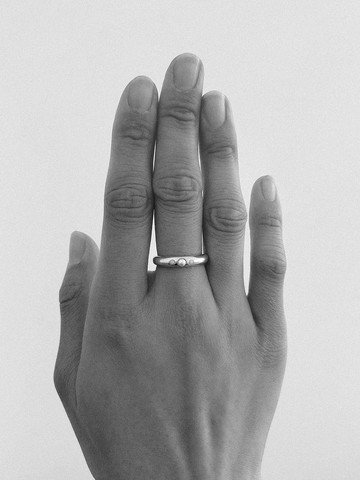 Stacking Ring 03 - mono pearl, resin embelished