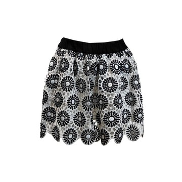 Lizzy黑白剪花短裙