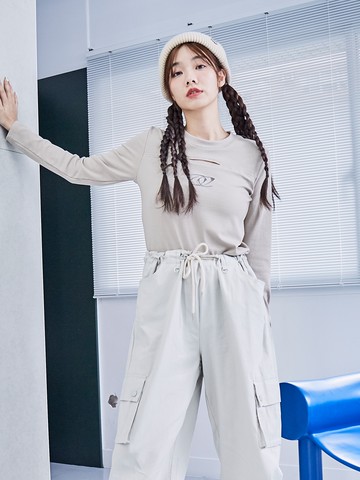 胸前鏤空設計立體圖長袖上衣