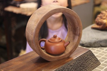 【送禮好物】樟木 圓形簍空立飾 三峽日月坊出品