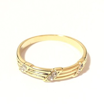 簡單的水晶戒指（可以是小指戒指）