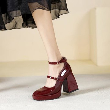 一字帶防水臺高跟鞋女粗跟小個子紅色婚鞋2026新款方頭瑪麗珍單鞋