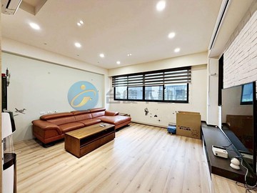 岡山車站商圈＃輕屋齡＃雙車美墅｜高雄市岡山區大仁南路