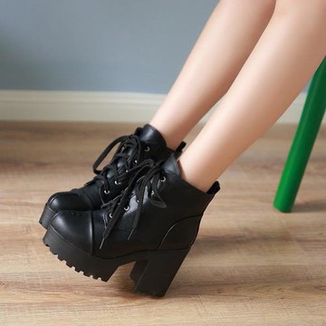 增高8厘米黑色秋冬季小個子短靴