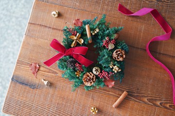 許你一個美好聖誕【GOODLILY flower】威尼斯紅永生聖誕花圈(M) 雪松 聖誕節 交換禮物