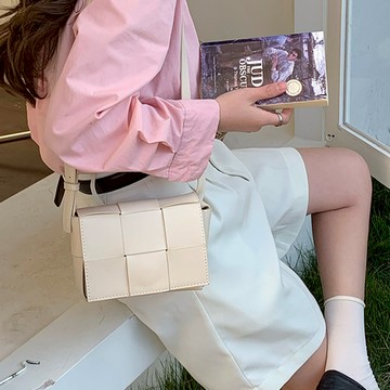 編織包 小方包  軟皮包包 皮革包 流行包包 網紅包包 單肩包 收納包 包包 女包 斜背包 韓國女生包包 化妝包 421