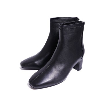 美型修身柔軟親膚羊皮短靴黑色