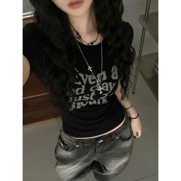 夏日小記 黑色字母修身印花短袖T恤 甜酷系辣妹顯瘦百搭短款上衣