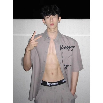 美式英倫風復古夏季小衆寬鬆印花短袖襯衫男休閒高街潮牌帥氣外穿寬鬆休閒襯衣 短袖襯衫男 夏季男裝襯衣 美式印花短袖襯衫