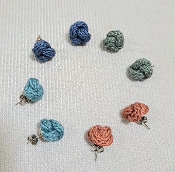 手作編織簡約質感耳環 - 小花結