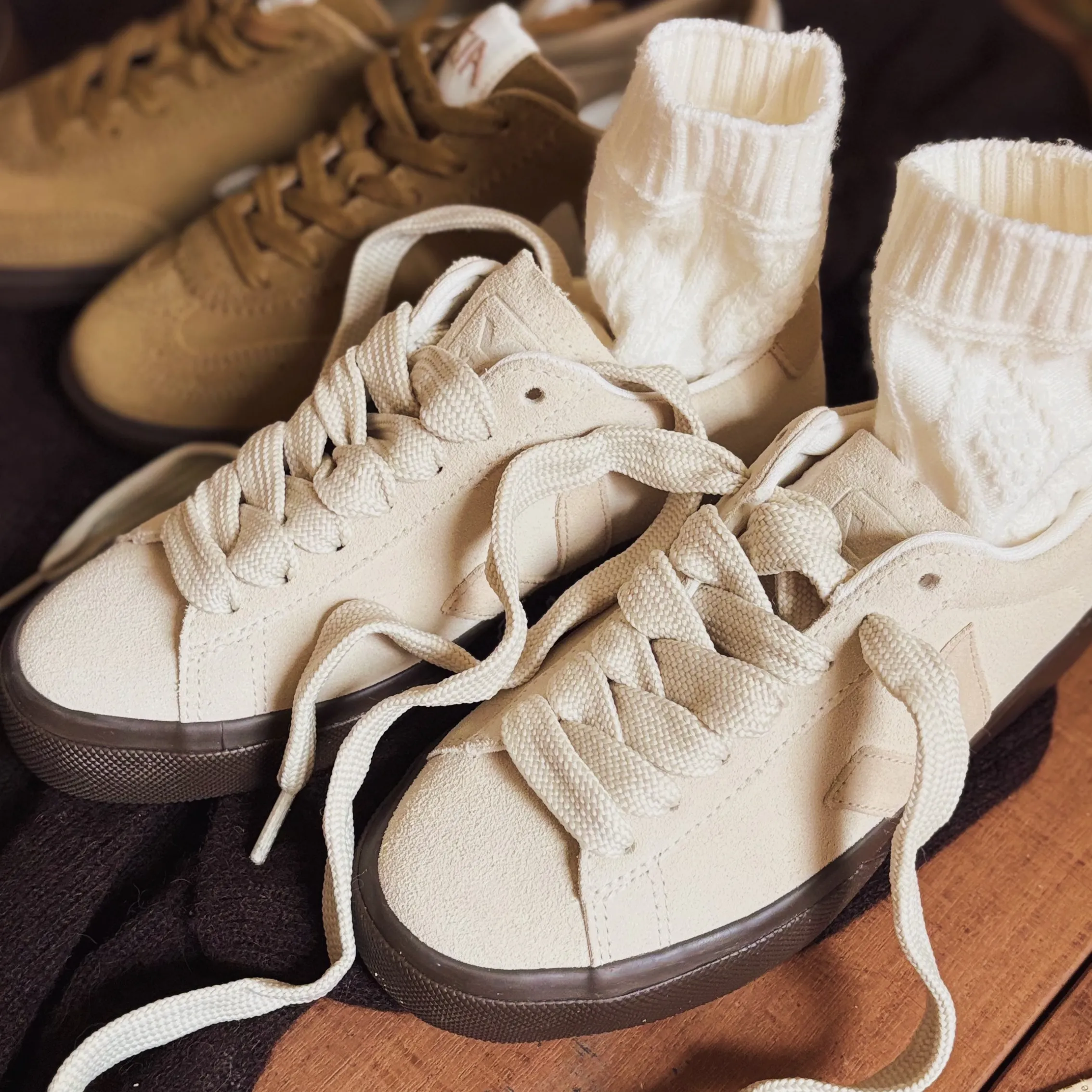 法國 VEJA 經典小白鞋 CAMPO 麂皮款 米杏 女 - 女 EUR 35（US4）