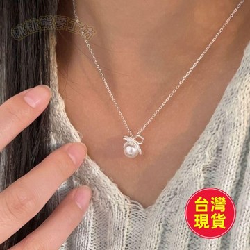 【台灣出貨】蝴蝶珍珠項鏈 女 輕奢 小眾 ins 氣質 高級 吊墜 鎖骨鏈 項鍊 女 純銀 不掉色 不過敏 不褪色 蝴蝶