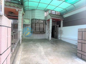 【大里公教街市場旁★完整生活機能舒適美透天】｜台中市大里區公教街