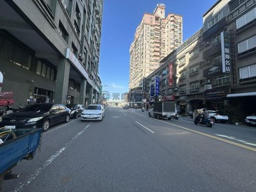 五甲商圈｜南華商圈｜優質超大坪數4房+車位｜高雄市鳳山區五甲二路