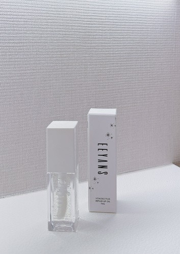 依妍熹 EEYANS 極致水光修護潤唇油