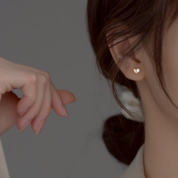 [December 台灣現貨]耳釘 純銀耳環 耳環純銀 耳環 愛心耳環 純銀 小巧簡約愛心鑲鑽耳釘 耳飾 飾品 耳環純銀