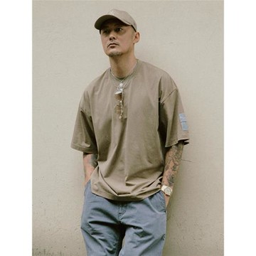 MADNESS OVERSIZE LABEL TEE 余文樂同款日系男士寬松袖標短袖T恤