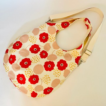 山茶花 丸形肩背包。斜背帶。內袋。日本設計布