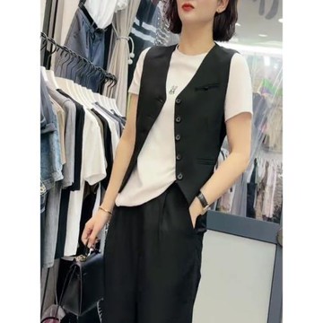 歐貨設計感小眾馬甲女2026春秋新款時尚百搭顯瘦顯高短款馬夾外套