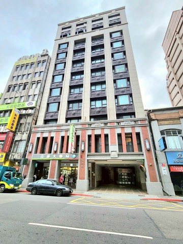 城中景觀裝潢二房+雙車位台大醫院捷運｜台北市中正區衡陽路