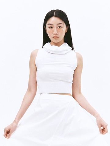 CROPPED DRAPED TURTLENECK KNIT TOP (WHITE)