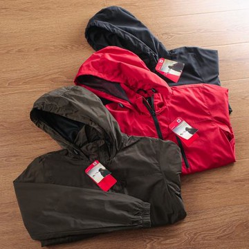 春季新品外貿工廠訂單男士戶外運動休閑防風防水連帽沖鋒夾克外套