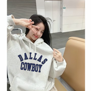 秋冬穿搭係列~大學T  帽T  連帽衛衣  美式潮牌字母印花  連帽衛衣女  秋冬寬鬆設計感  街頭情侶上衣  厚磅 J