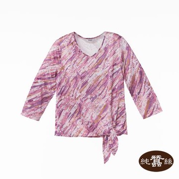 【岱妮蠶絲】透氣蠶絲厚鳳眼女下襬綁結V領八分袖上衣-XWL8BX02NU(舞彩花影-櫻花紫)