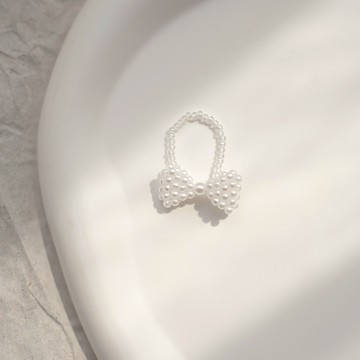 QUEENSHOP_ S 正韓 立體珍珠蝴蝶結戒指 現+預 【07060258】