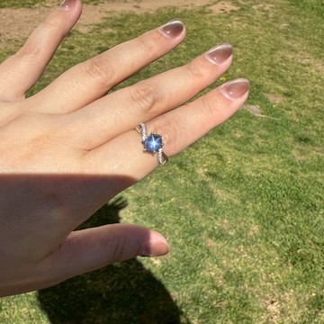 這顆寶石老闆親自帶到不丹祈福了星光藍寶石 | 錫蘭帶回 星光藍寶石 天然無燒 珠寶級 附GIA國際證書 寶石戒指 活圍 925純銀 S24AG18-17