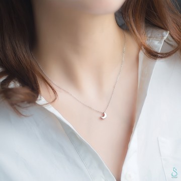 SUMMER 銀飾💫［S925純銀］實心立體小彎月🌙純銀項鍊 純銀飾品