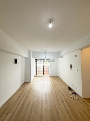 五權豪門｜採光視野大三房車位｜估價到位超低單價｜台中市南屯區保安六街