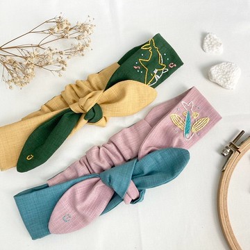 海的靈感夏日版-微笑雙色蝴蝶結小飛魚和鯊魚刺繡髮帶