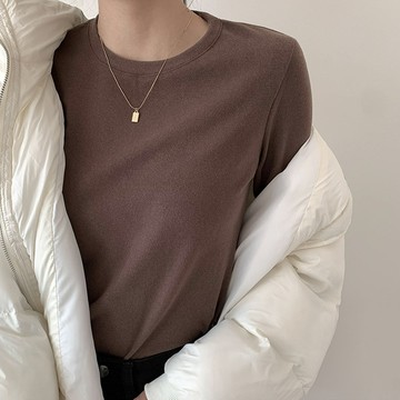 ✨精選好物✨圓領打底衫女 百搭保暖長袖上衣 新款加絨加厚秋冬德絨黑色內搭   德绒打底上衣 秋冬加厚内搭  德绒打底衫