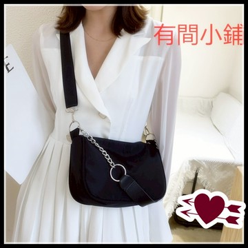 有間小鋪:金屬圓環單肩包 小眾設計鍊條包 斜背包女包 拉鍊開口包包 防潑水小包 文青風斜背包 超輕小方包 斜跨包 郵差包