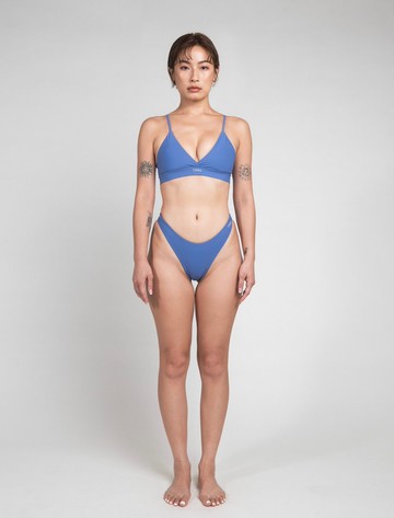 Mist Blue 霧藍 / 三角疊層 運動款上衣 / Top