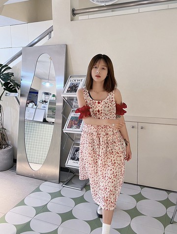 甜美氛圍 小小愛心印花 重工蕾絲露肩洋裝 背心裙 寬鬆