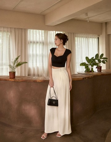 美胸抽皺短版BraTop+壓褶西裝褲