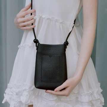 [快速出貨]【CACO】荔枝紋百搭輕便手機包