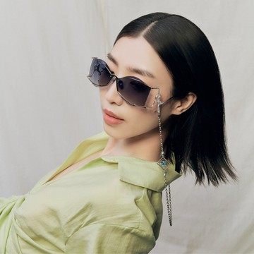 【快速出貨】眼鏡吊鏈 | CRYSTAL銀 | 原創手工點漆與淡水珍珠